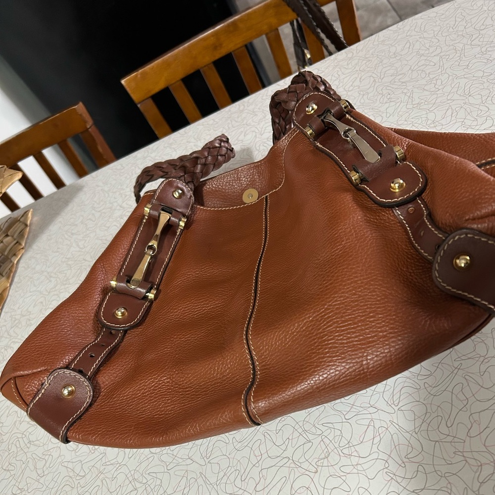 Vera Pelle Tan Leather Shoulder Bag with Gold Accents